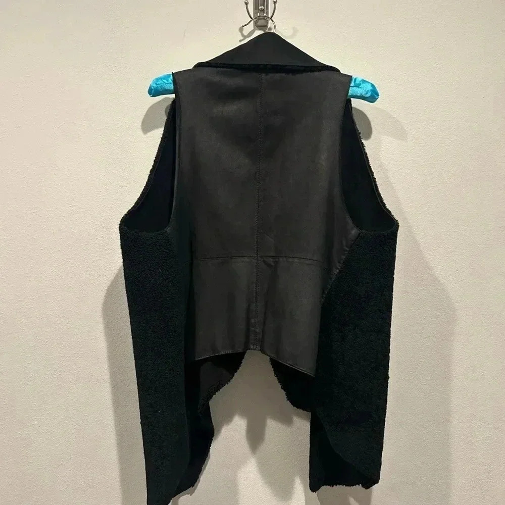 VEDA 100% Leather and Shearling Black Vest / Size Small / - Picture 6 of 10